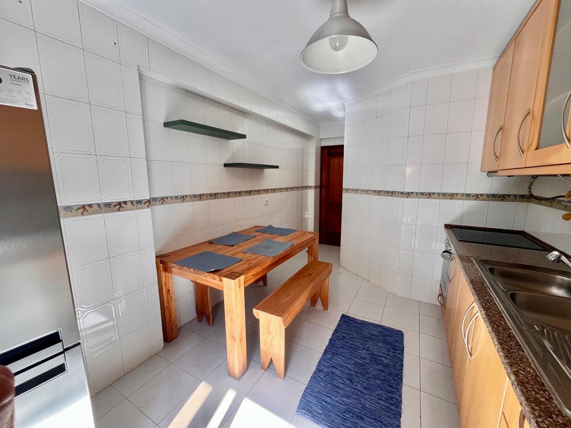 Appartement Quarto Boa Localizacao Com Cozinha E Casa De Banho à Caparica Extérieur photo
