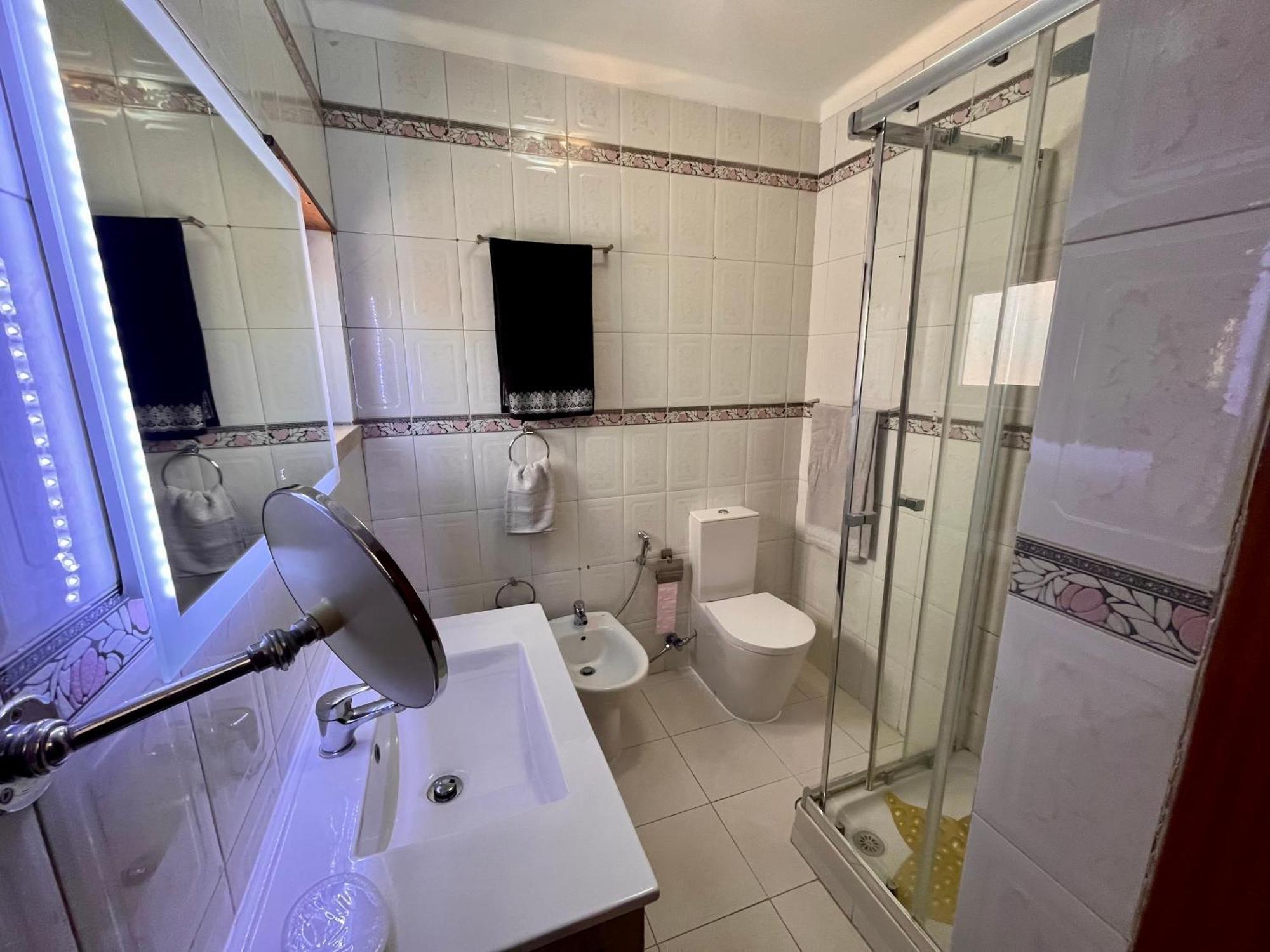 Appartement Quarto Boa Localizacao Com Cozinha E Casa De Banho à Caparica Extérieur photo