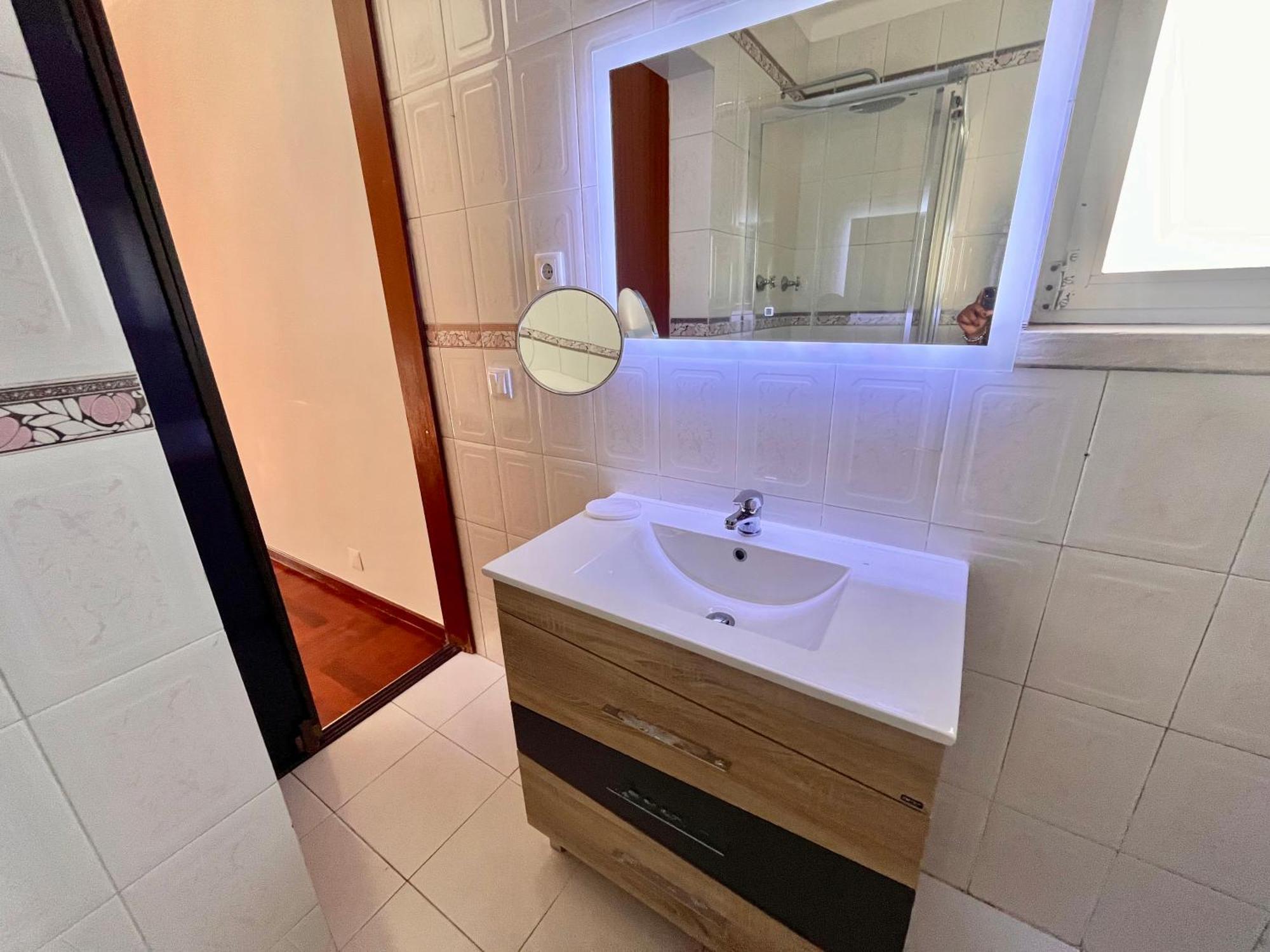 Appartement Quarto Boa Localizacao Com Cozinha E Casa De Banho à Caparica Extérieur photo